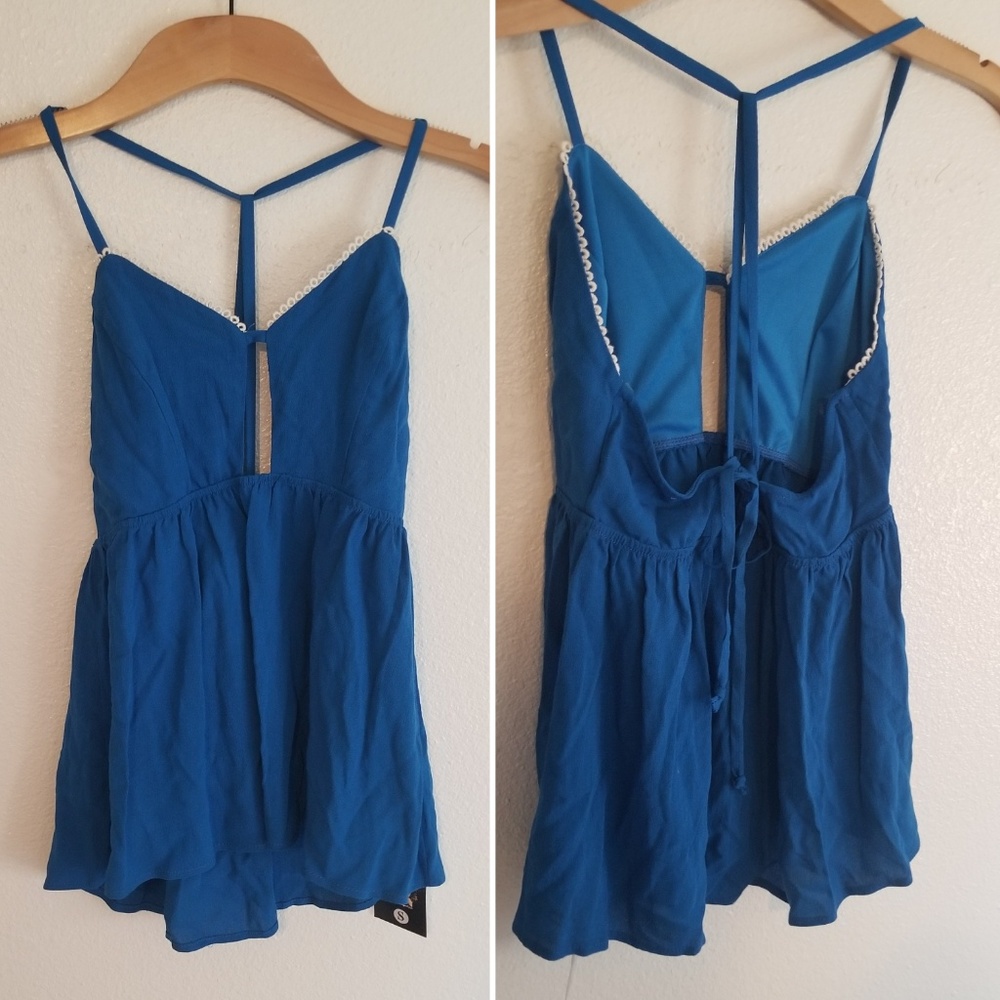 NWT* Strappy Tank Top with Keyhole opening